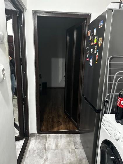 Apartament cu 3 camere semidecomandat în Debarcader