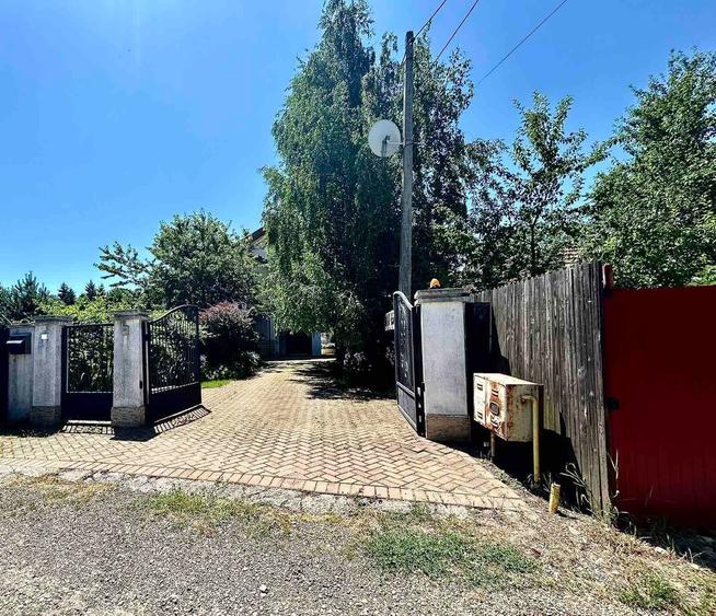 Casă individuală cu 6 camere cu Teren 515 Mp în Bucium