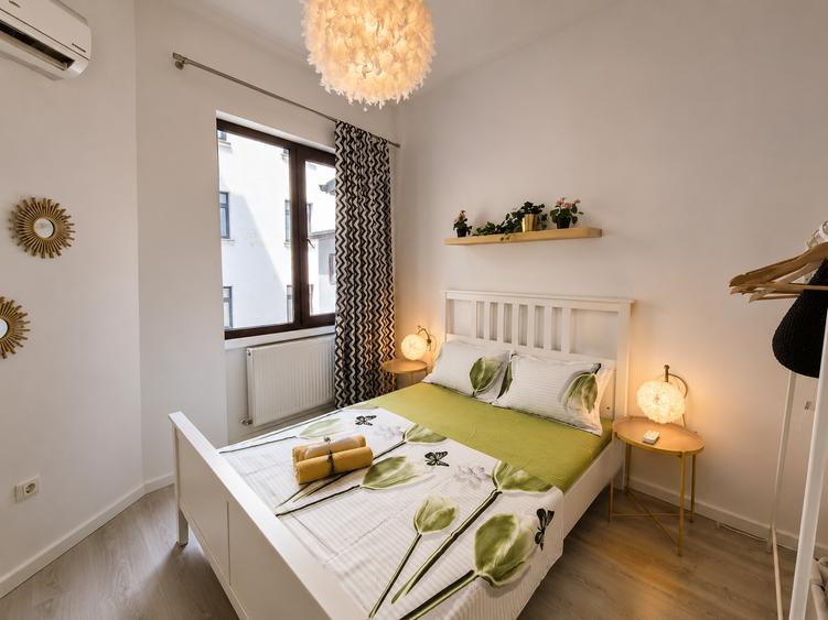 Apartament cu 3 camere semidecomandat, mobilat în Calea Victoriei