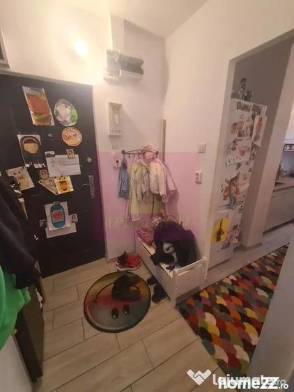 Apartament cu 3 camere semidecomandat în Cuza