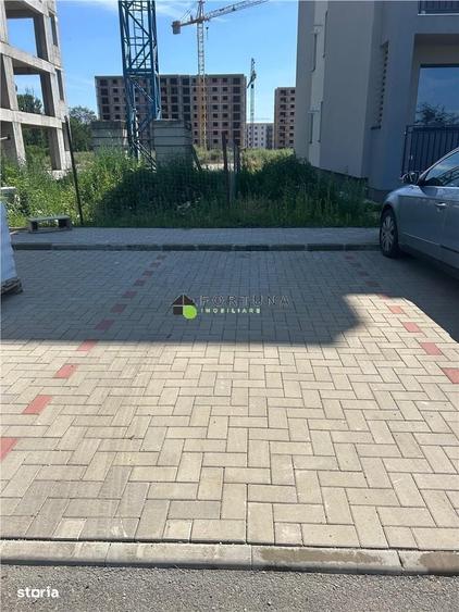 Garsonieră decomandată în Tractorul