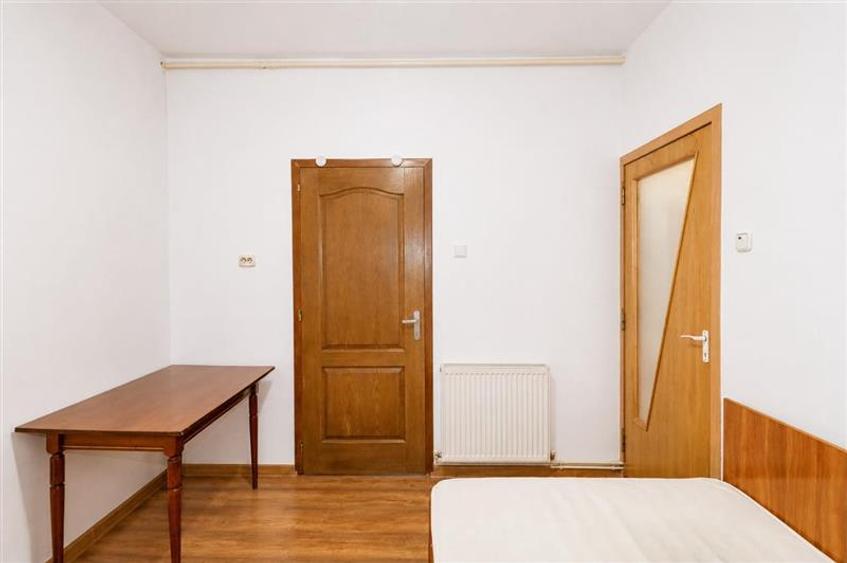 Apartament cu 2 camere nedecomandat, mobilat în Tractorul