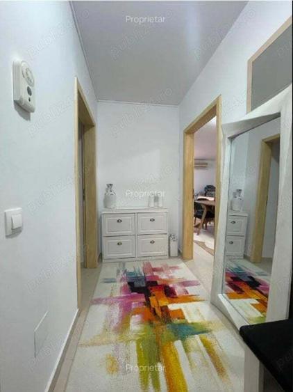Apartament cu 3 camere decomandat în Neptun