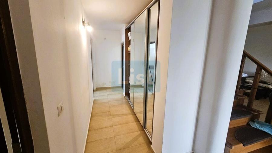 Casă cu 4 camere cu Canalizare în Central