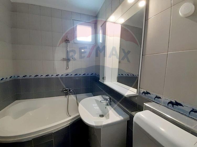 Apartament cu 2 camere semidecomandat în Cantemir