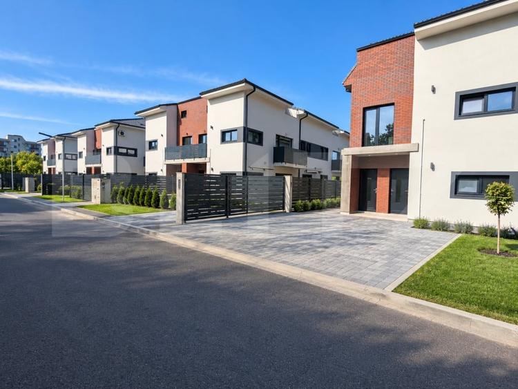 Apartament cu 4 camere decomandat în Între Lacuri