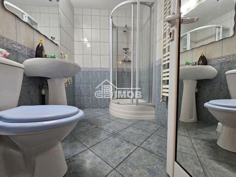 Apartament cu 3 camere decomandat în Micro 11