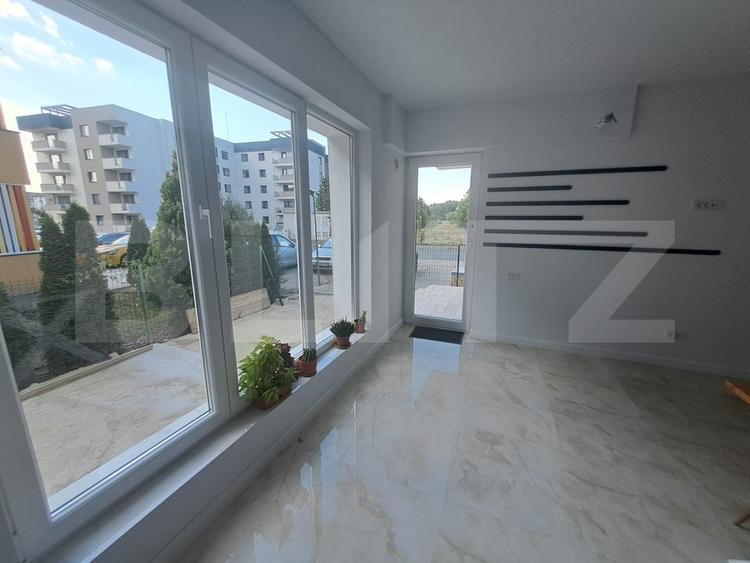 Apartament cu 3 camere decomandat, mobilat în Tractorul