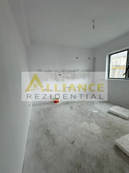 Duplex cu 4 camere decomandat cu Canalizare în Central