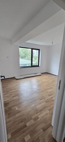 Casă individuală cu 5 camere cu Teren 227 Mp în Central