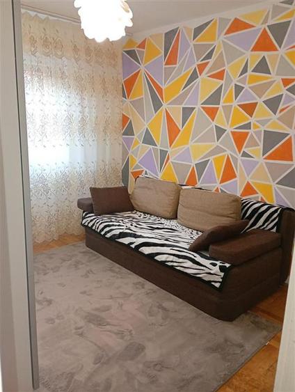 Apartament cu 2 camere semidecomandat, mobilat în Romanilor