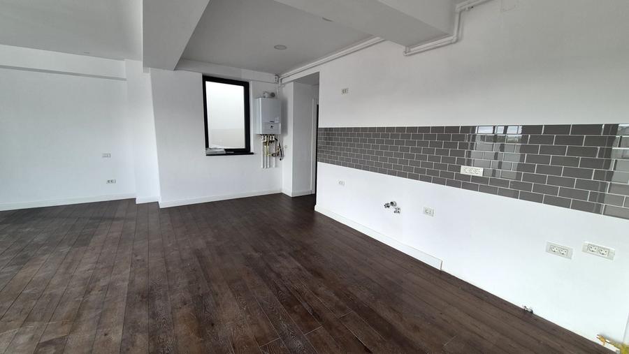 Apartament cu 2 camere semidecomandat în Polonă