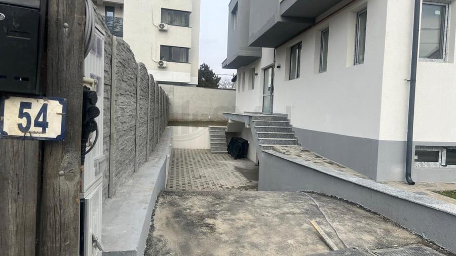 Apartament cu 3 camere decomandat în Bd. Laminorului