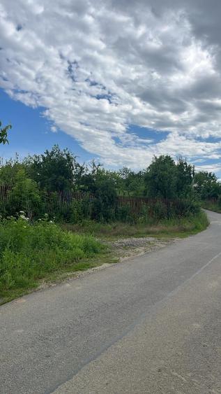 Teren Construcții intravilan de 1700 mp, în Periș