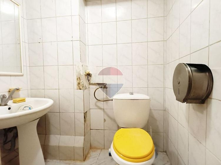 Apartament cu 5 camere semidecomandat în Magheru
