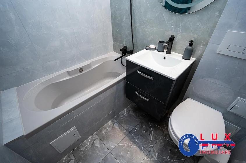 Apartament cu 3 camere semidecomandat în Big