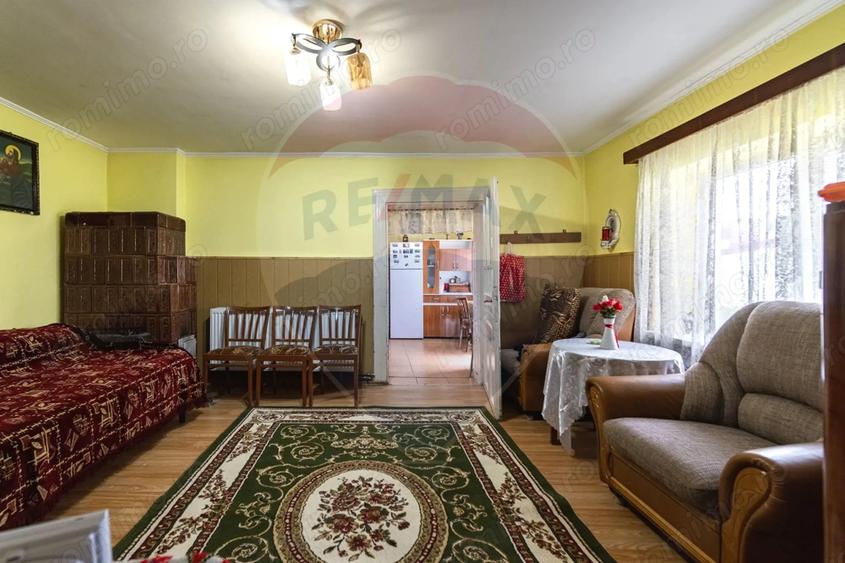 Casă cu Teren 1068 Mp în Perșani