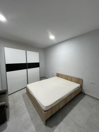 Apartament cu 3 camere decomandat în Exterior Vest
