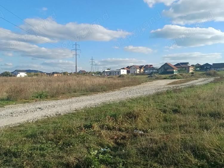 Teren de 1391 mp, în Sânmartin
