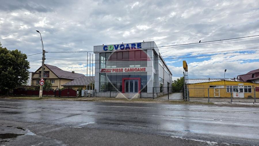 Spațiu industrial, de 830 mp, în Republicii