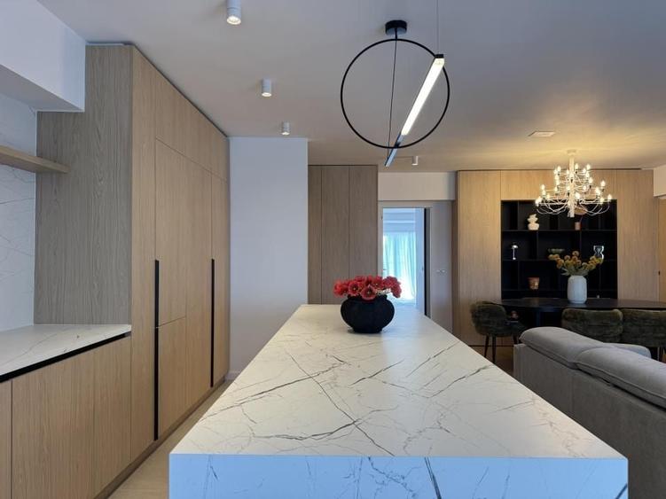 Apartament cu 4 camere în Herăstrău