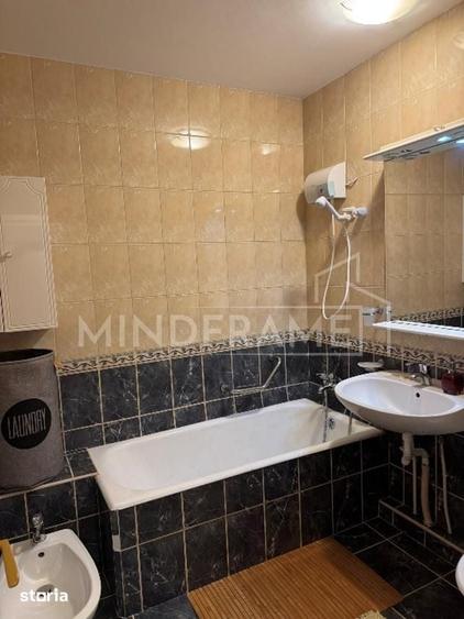 Apartament cu 3 camere în Tineretului
