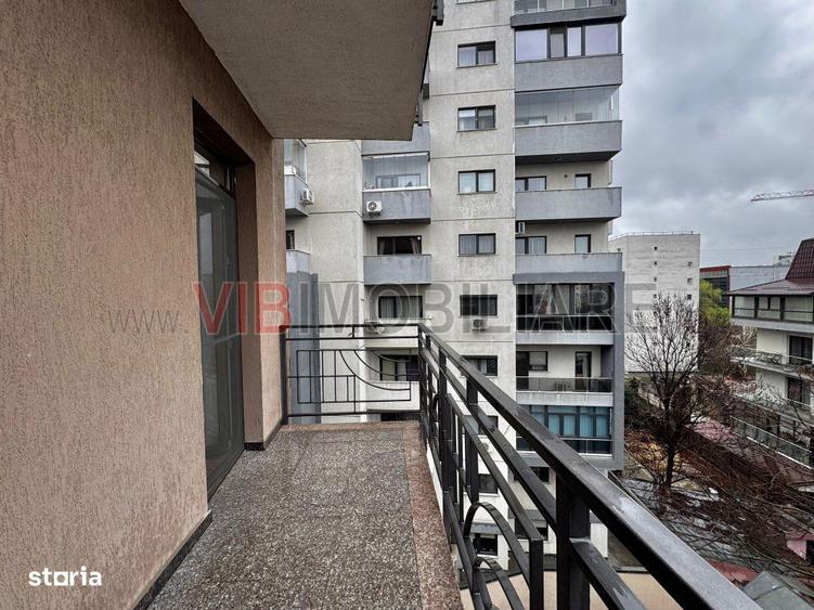 Apartament cu 3 camere în Decebal