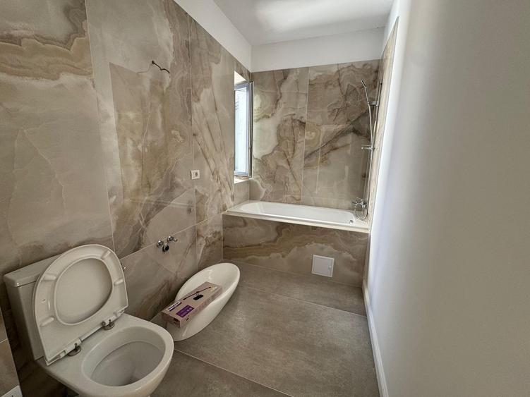 Apartament cu 2 camere în Plopi