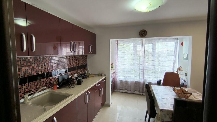 Apartament cu 2 camere decomandat în Torontalului
