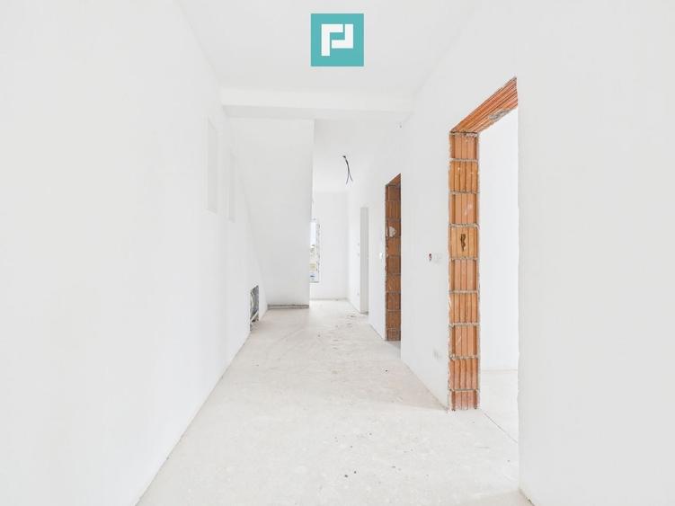 Duplex cu 3 camere cu Canalizare în Giarmata
