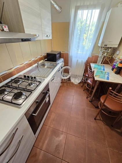 Apartament cu 2 camere în Podu Roș