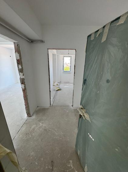 Apartament cu 3 camere decomandat în 1 Mai