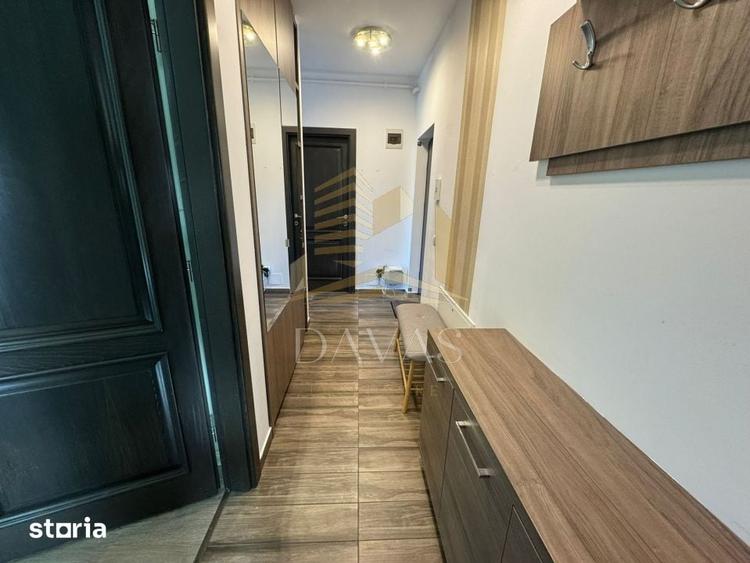 Apartament cu 3 camere semidecomandat în Borhanci