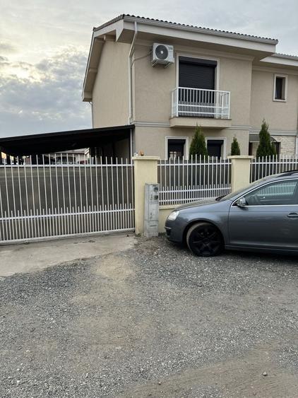 Casă cu 3 camere cu Teren 300 Mp în Moșnița Nouă