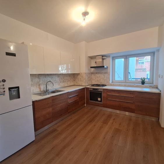 Apartament cu 3 camere decomandat în Nord