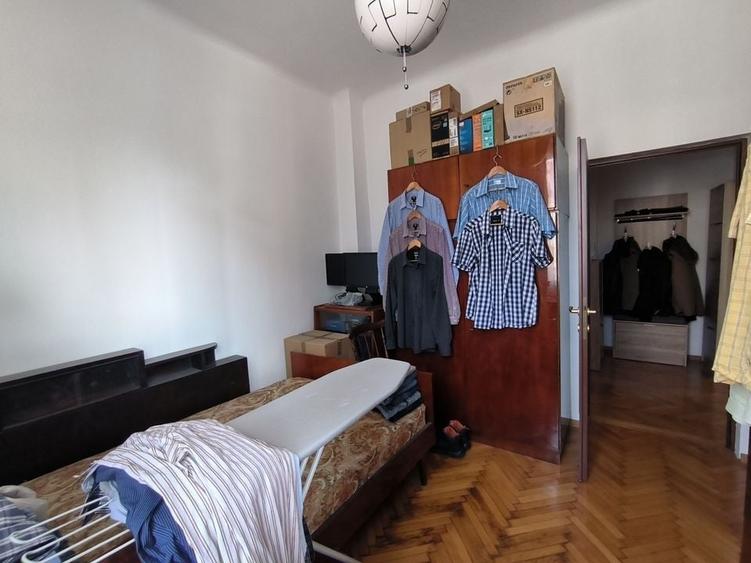 Apartament cu 3 camere semidecomandat în Armeneasca