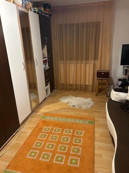 Casă individuală cu 5 camere cu Canalizare în Central