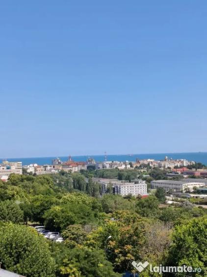 Apartament cu 2 camere semidecomandat în Tomis Mall