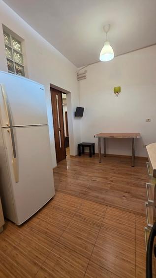 Apartament cu 3 camere semidecomandat în Alba Iulia