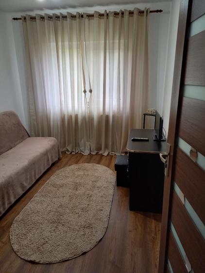 Apartament cu 3 camere decomandat în Radu Negru