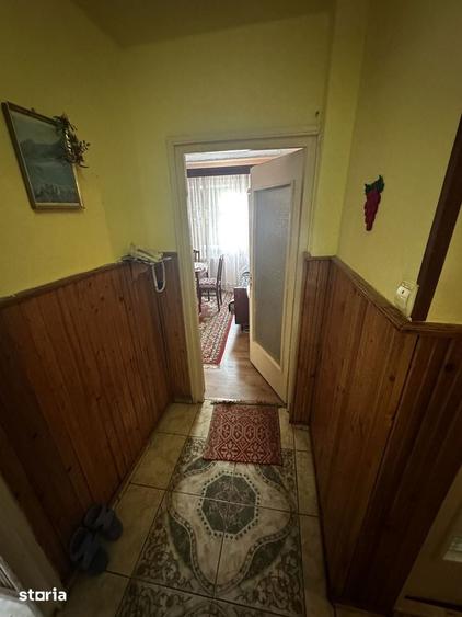De vanzare apartament cu 2 camere decomandat,etajul 1,Dealul Florilor - 5