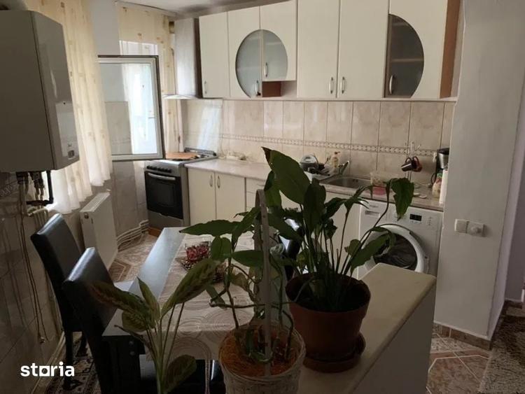 Apartament cu 3 camere în Micro 16
