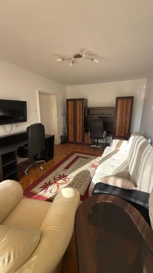 Apartament cu 2 camere decomandat în Zorilor