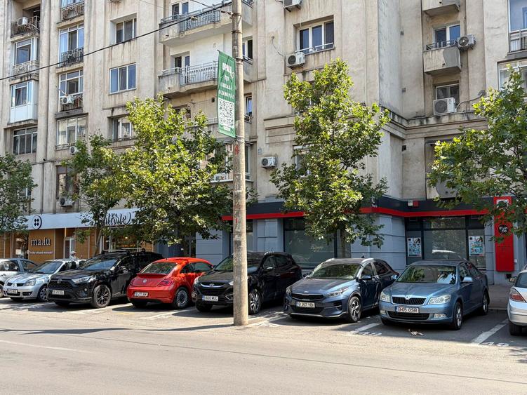 Spațiu comercial, de 54 mp, în Moșilor