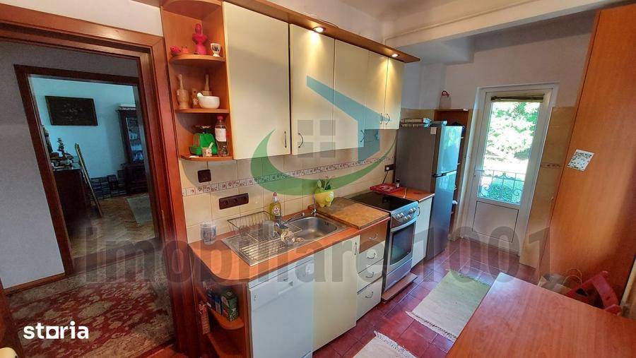Casă cu 5 camere cu Teren 660 Mp în Central