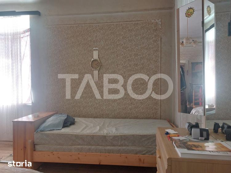 Casă cu 4 camere cu Teren 759 Mp în Central