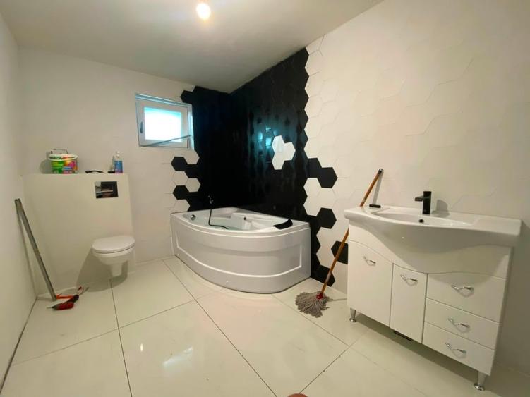 Casă individuală cu 3 camere cu Canalizare în Ciulnița
