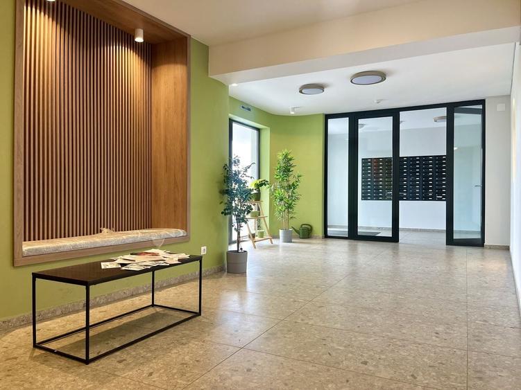 Apartament cu 3 camere decomandat, mobilat în Lipovei
