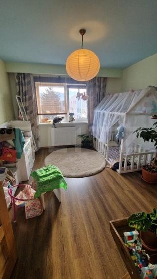 Apartament cu 4 camere decomandat, mobilat în Astra