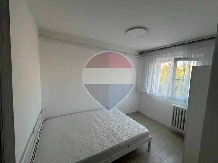 Apartament cu 3 camere decomandat în Tătărași